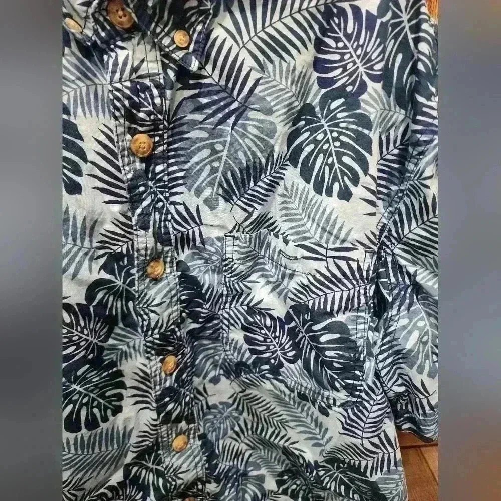 Duluth Trading Shirt Mens XL Blue Floral BBQ Relaxed Short Sleeve Button Down - Picture 2 of 6